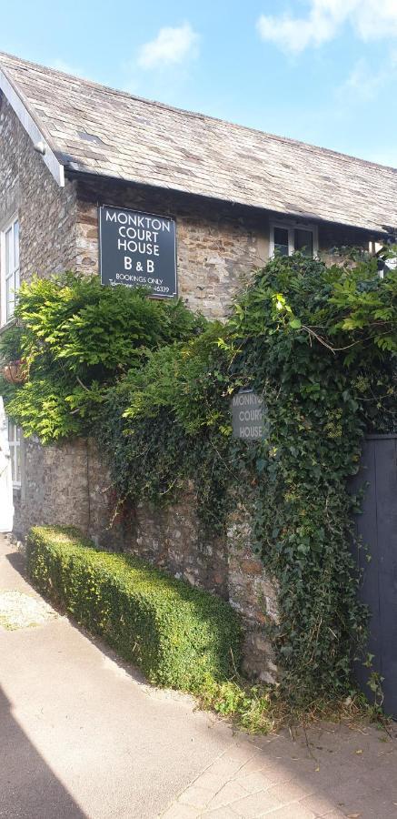 Monkton Court House B&B 호니턴 외부 사진