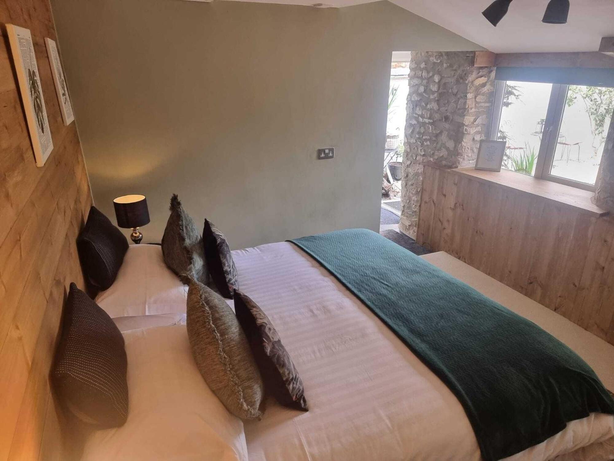 Monkton Court House B&B 호니턴 객실 사진